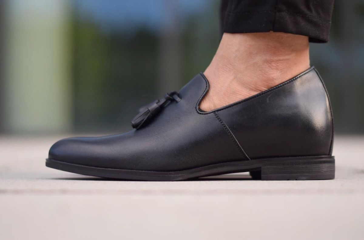 Zvyšující obuv: diskrétní řešení pro vyšší sebevědomí každého muže